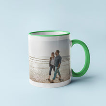Carica l'immagine nel visualizzatore di Gallery, Tazza verde chiaro con foto personalizzabile