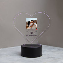 Carica l'immagine nel visualizzatore di Gallery, Targa a forma di cuore con base a led e codice spotify con foto personalizzabile 15cm x 18 cm