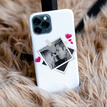 Carica l'immagine nel visualizzatore di Gallery, Cover bianca con foto "Postcard" personalizzabile