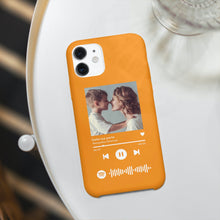 Carica l'immagine nel visualizzatore di Gallery, Cover arancione con codice spotify e foto personalizzabile