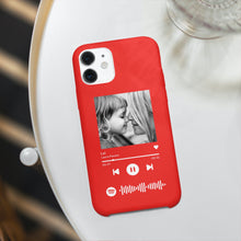 Carica l'immagine nel visualizzatore di Gallery, Cover Rossa con codice spotify e foto personalizzabile