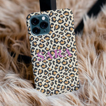 Carica l'immagine nel visualizzatore di Gallery, Cover protection "Leopard" con nome personalizzabile