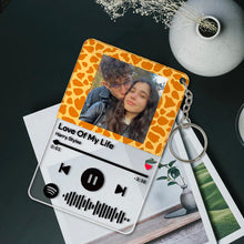 Carica l'immagine nel visualizzatore di Gallery, Portachiavi Leopard con codice Spotify e foto personalizzabile 8,5 x 5,5 cm