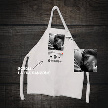 Carica l'immagine nel visualizzatore di Gallery, Grembiule bianco personalizzabile con foto e codice spotify
