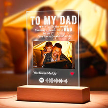 Carica l'immagine nel visualizzatore di Gallery, Targa "PAPA'" base legno led con codice spotify e foto personalizzabile 15cm x 20cm