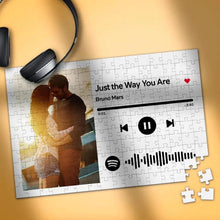 Carica l'immagine nel visualizzatore di Gallery, Puzzle bianco orizzontale con codice spotify e foto personalizzabile 30cm x 20cm