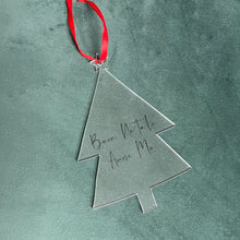 Carica l'immagine nel visualizzatore di Gallery, Decoro Albero di Natale con foto o dedica personalizzabile