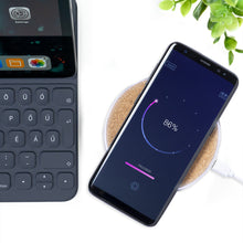 Carica l'immagine nel visualizzatore di Gallery, Caricabatterie wireless in Bambù