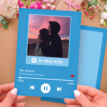Carica l'immagine nel visualizzatore di Gallery, Cartolina celeste con foto e codice spotify personalizzabile