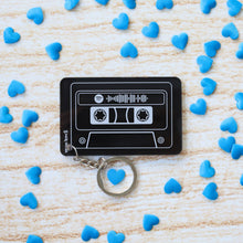 Carica l'immagine nel visualizzatore di Gallery, Portachiavi cassetta nero con codice spotify personalizzabile