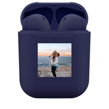 Carica l'immagine nel visualizzatore di Gallery, Cuffie bluetooth Blu pastello con foto personalizzabile