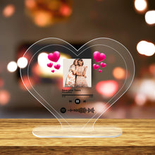 Carica l'immagine nel visualizzatore di Gallery, Targa a forma di cuore "Love" con base e codice spotify con foto personalizzabile 15cm x 18 cm