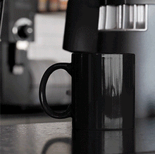 Carica l'immagine nel visualizzatore di Gallery, Tazza magica personalizzabile