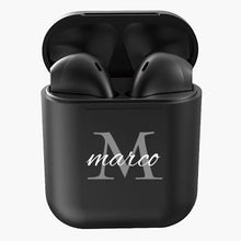 Carica l'immagine nel visualizzatore di Gallery, Cuffie Bluetooth nero pastello con lettera e nome personalizzabile