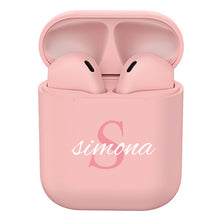 Carica l'immagine nel visualizzatore di Gallery, Cuffie Bluetooth rosa pastello con lettera e nome personalizzabile