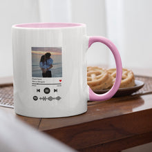 Carica l'immagine nel visualizzatore di Gallery, Tazza rosa con codice spotify e foto personalizzabile