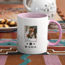 Carica l'immagine nel visualizzatore di Gallery, Tazza rosa con codice spotify e foto personalizzabile