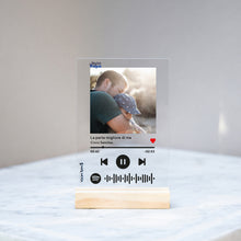 Carica l'immagine nel visualizzatore di Gallery, Targa "Papà" con base in legno e codice spotify con foto personalizzabile 10cm x 15cm