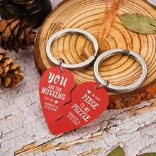 Carica l'immagine nel visualizzatore di Gallery, Portachiavi a forma di cuore spezzato con frase personalizzabile 5,5cm x 5cm