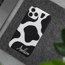 Carica l'immagine nel visualizzatore di Gallery, Cover protection "Maculata" con nome personalizzabile