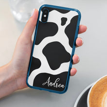 Carica l'immagine nel visualizzatore di Gallery, Cover protection "Maculata" con nome personalizzabile