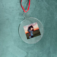 Carica l'immagine nel visualizzatore di Gallery, Decoro Palla di natale con foto o dedica personalizzabile