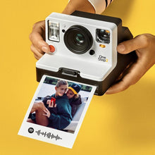 Carica l'immagine nel visualizzatore di Gallery, Polaroid con codice spotify e foto personalizzabile 10cm x 13cm