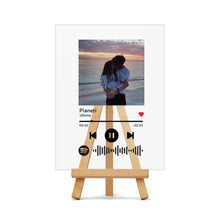 Carica l'immagine nel visualizzatore di Gallery, Targa con stand in legno e codice spotify con foto personalizzabile 15cm x 20cm