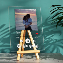 Carica l'immagine nel visualizzatore di Gallery, Targa con stand in legno e codice spotify con foto personalizzabile 15cm x 20cm