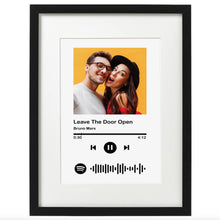 Carica l'immagine nel visualizzatore di Gallery, Quadro con codice spotify e foto personalizzabile 30x40cm