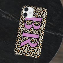 Carica l'immagine nel visualizzatore di Gallery, Cover protection "Leopard" con lettere personalizzabili
