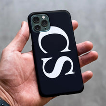 Carica l'immagine nel visualizzatore di Gallery, Cover nera FullLetters personalizzabile