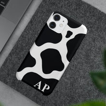 Carica l'immagine nel visualizzatore di Gallery, Cover protection "Maculata" con lettere personalizzabili