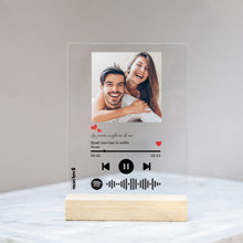 Carica l'immagine nel visualizzatore di Gallery, Targa base in legno con foto e brano con frase personalizzabile 15cm x 20cm
