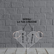 Carica l'immagine nel visualizzatore di Gallery, Coppia di portachiavi a forma di cuore spezzato con codice spotify 5,5cm x 5cm