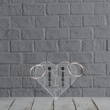 Carica l'immagine nel visualizzatore di Gallery, Coppia di portachiavi a forma di cuore spezzato con codice spotify 5,5cm x 5cm