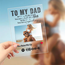 Carica l'immagine nel visualizzatore di Gallery, Targa "PAPA'" con codice spotify e foto personalizzabile 10cm x 15cm