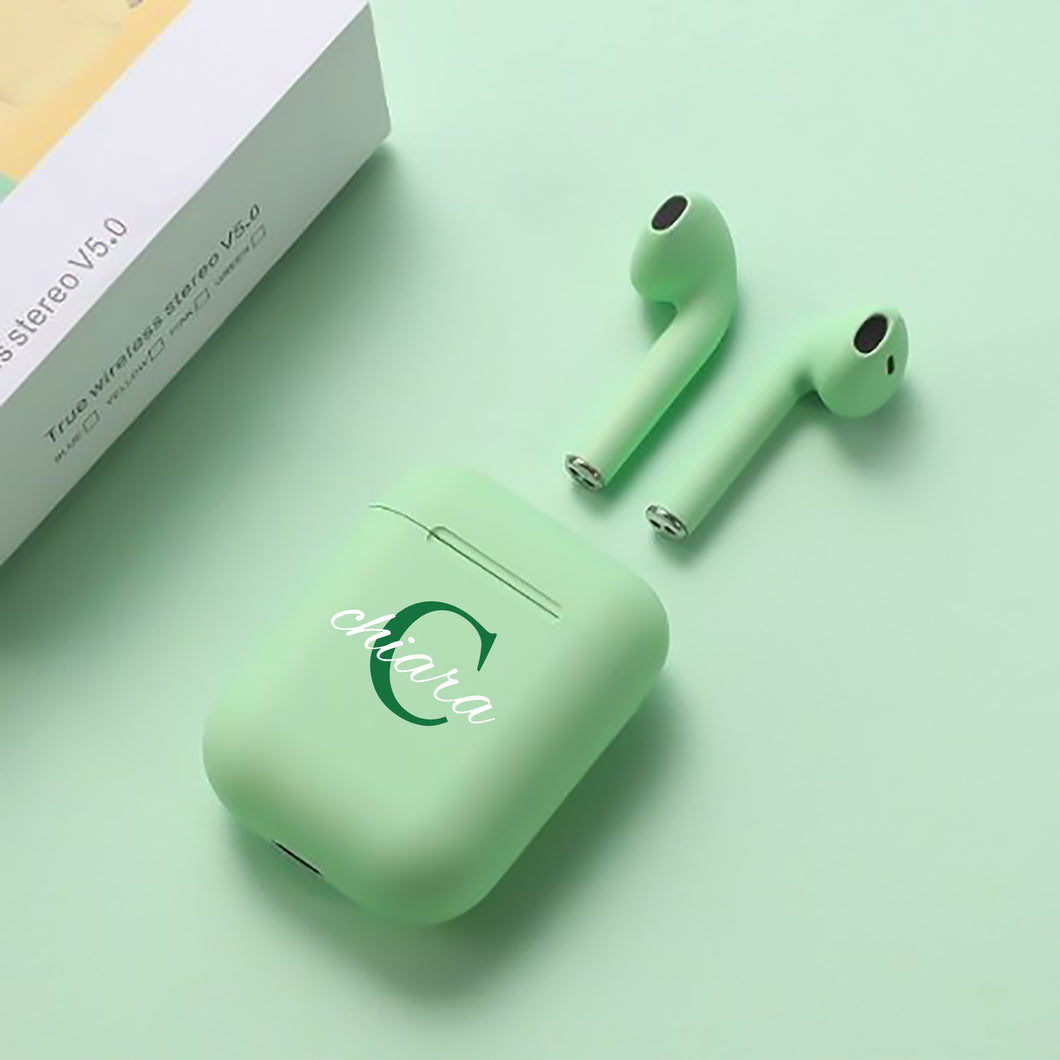 Cuffie Bluetooth verde pastello con lettera e nome personalizzabile