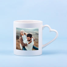 Carica l'immagine nel visualizzatore di Gallery, Tazza con manico a forma di cuore personalizzabile