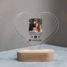 Carica l&#39;immagine nel visualizzatore di Gallery, Targa &quot;Love&quot; a forma di cuore con base in legno a led e codice spotify con foto personalizzabile 15cm x 18 cm
