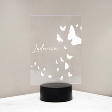 Carica l&#39;immagine nel visualizzatore di Gallery, Targa con base a led &quot;Butterflies&quot; personalizzabile
