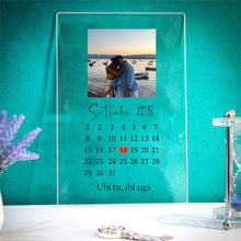 Carica l&#39;immagine nel visualizzatore di Gallery, Targa 10cm x 15cm con calendario e foto personalizzabile
