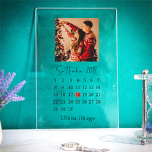 Carica l&#39;immagine nel visualizzatore di Gallery, Targa 10cm x 15cm con calendario e foto personalizzabile
