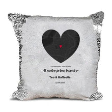 Carica l&#39;immagine nel visualizzatore di Gallery, Cuscino Pailletes Silver con mappa cuore personalizzabile
