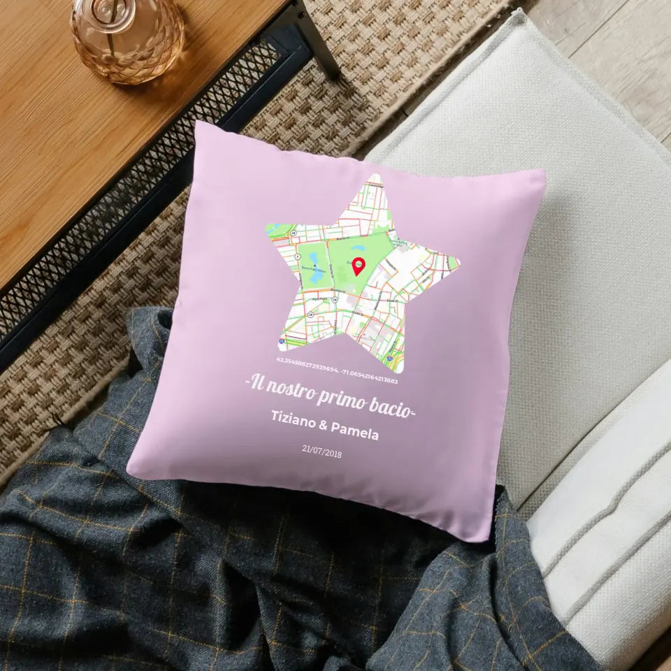 Cuscino rosa con mappa stella personalizzabile