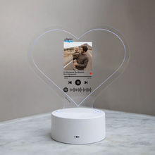 Carica l&#39;immagine nel visualizzatore di Gallery, Targa &quot;Papà&quot; a forma di cuore con base bianca a led e codice spotify con foto personalizzabile 15cm x 18 cm
