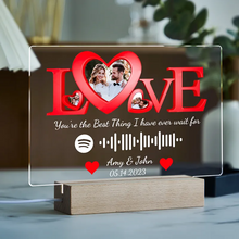 Carica l&#39;immagine nel visualizzatore di Gallery, Targa &quot;Love&quot; con base a led in legno e codice spotify con foto personalizzabile 20cm x 15cm
