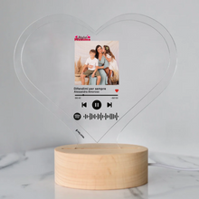 Carica l&#39;immagine nel visualizzatore di Gallery, Targa &quot;Mamma&quot; a forma di cuore con base tonda effetto legno led e codice spotify con foto personalizzabile 15cm x 18 cm
