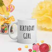 Carica l&#39;immagine nel visualizzatore di Gallery, Tazza  &quot;Birthday Girl&quot;
