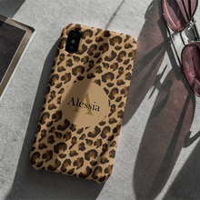 Carica l&#39;immagine nel visualizzatore di Gallery, Cover protection &quot;Leopard&quot; con lettera e nome  personalizzabile
